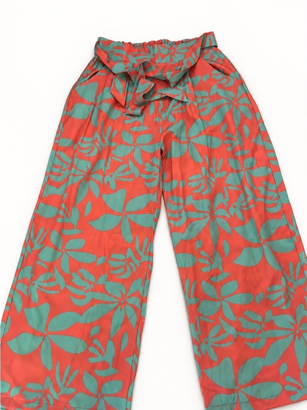 Wide-Leg Tie-Waist Pants in Coral and green Floral